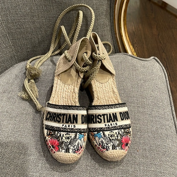 COPY - Christian Dior sz 8 - Picture 2 of 3